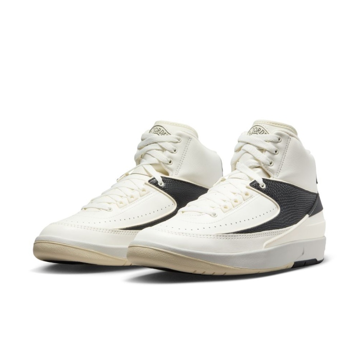 Amazon.com | Air Jordan 2 Retro Womens | Basketball